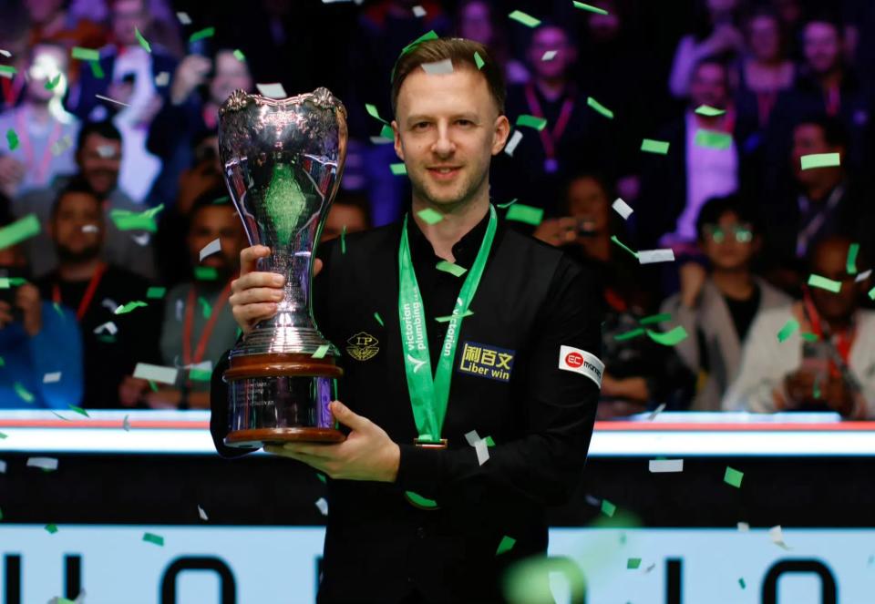 曾在效力于 曾在效力于