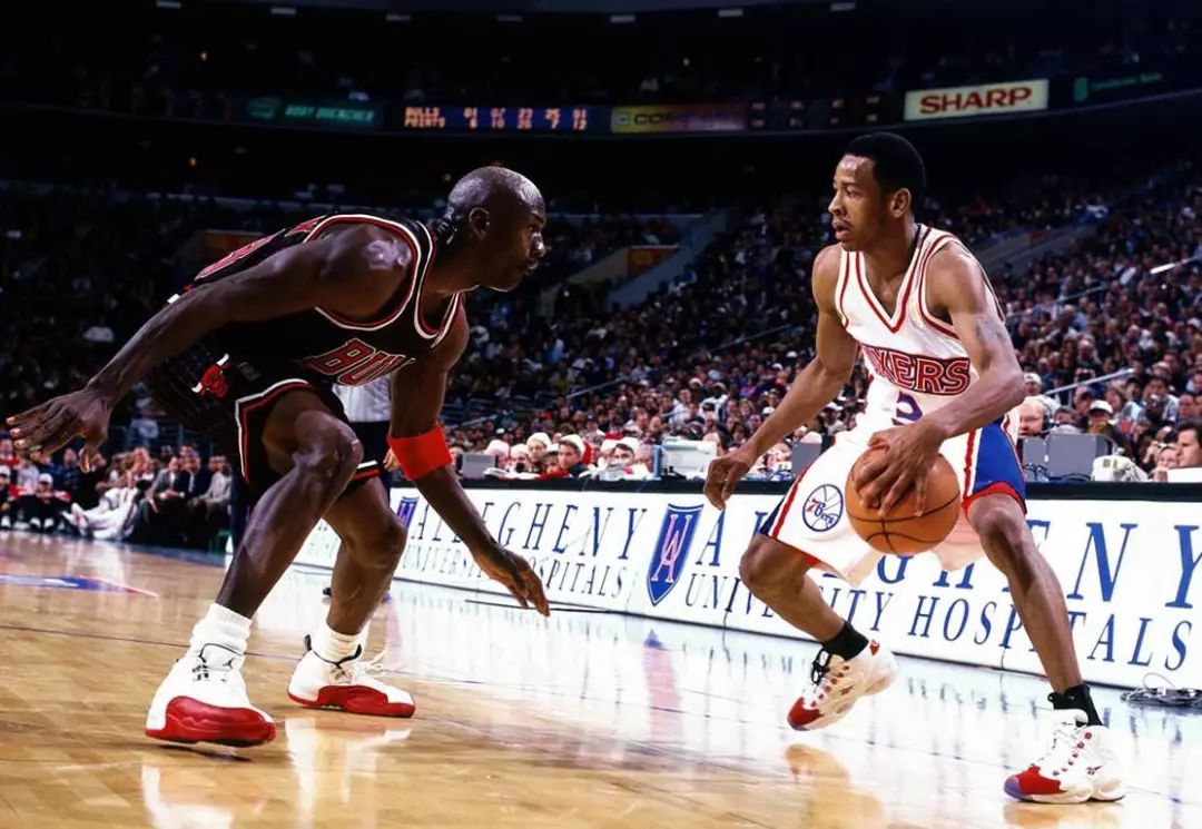 共同作用的 共同作用的